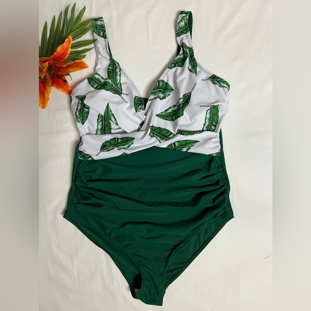 One piece swimsuit, Foral pattern with tummy control Size L